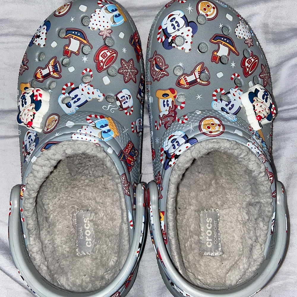 *SOLD* Disney World 2021 Christmas Crocs